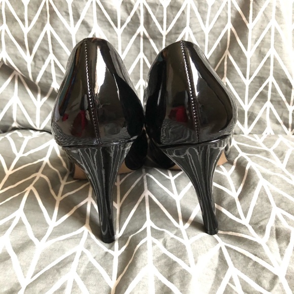 Kelly & Katie Heels, Round Toe - Black, Size 8 - Picture 7 of 16